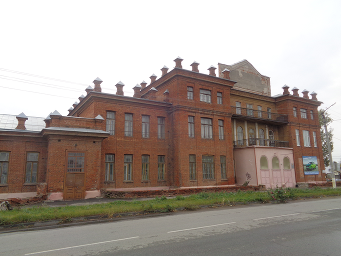 Здание Троицкого драматического театра