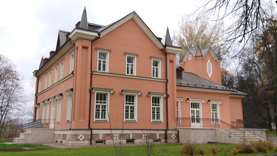 Главный дом усадьбы