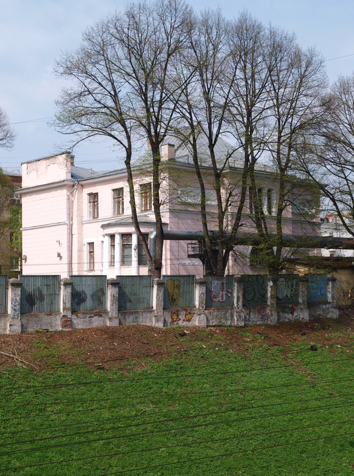 Особняк С.К. Тронше с оградой