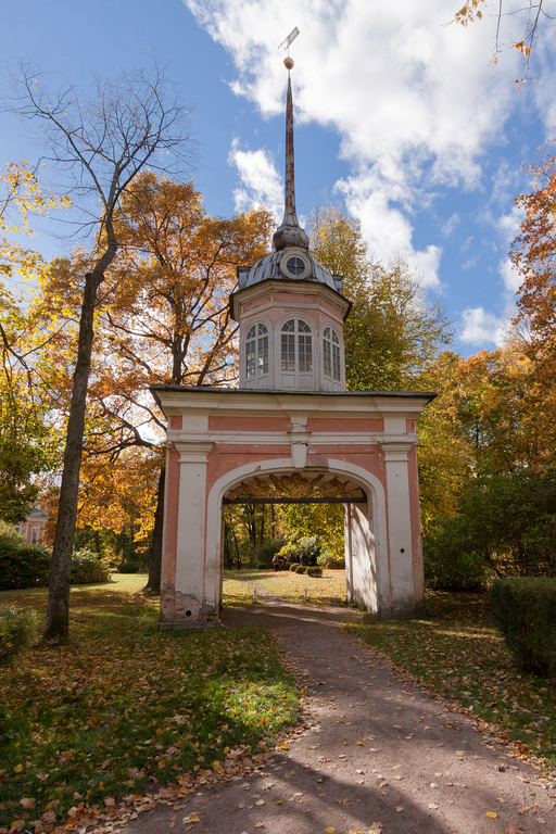 Почётные ворота в Петерштадт