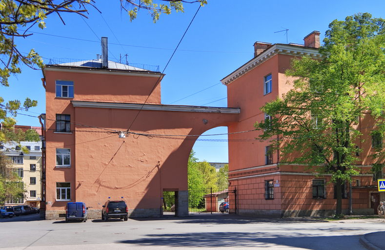 Тракторная улица 11