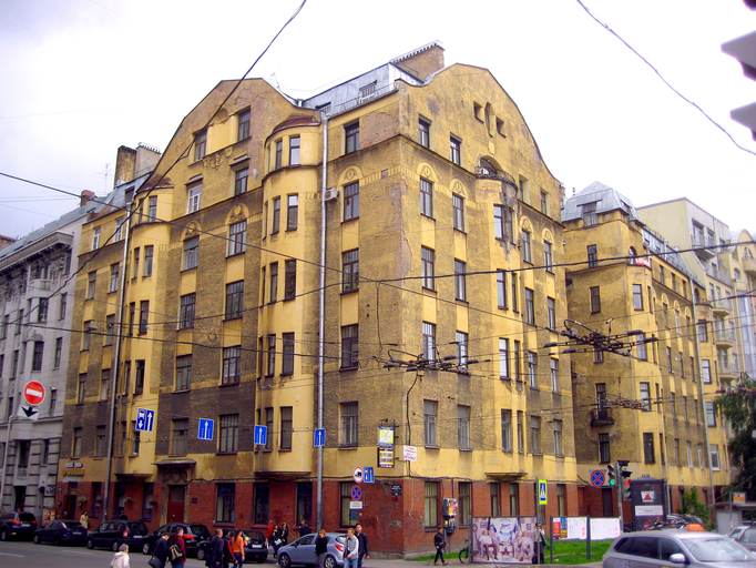 Большой проспект Петроградской стороны 106