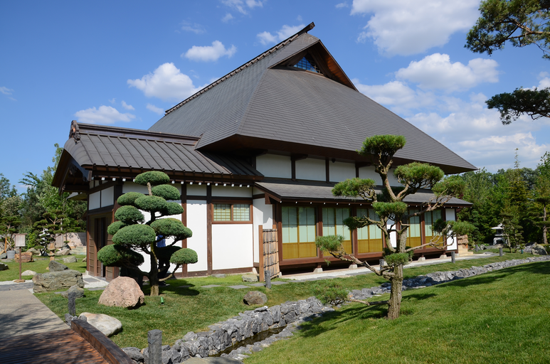 Старинный народный дом Коминка