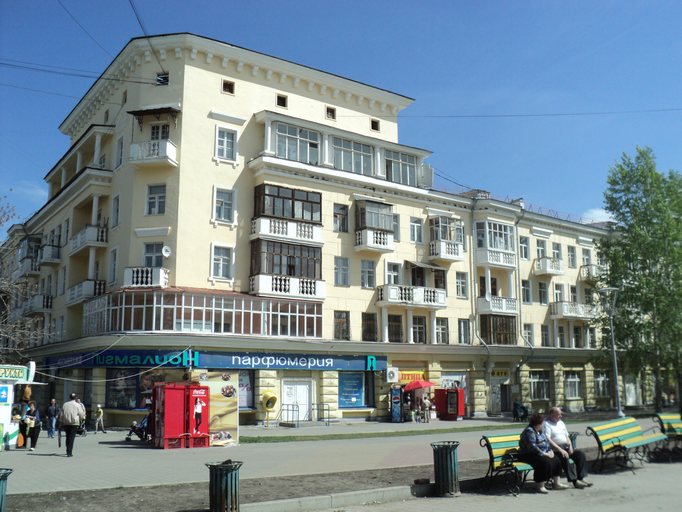 Бульвар Культуры 8, Жилой дом