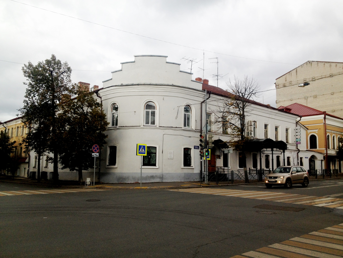 Дом, в котором жил татарский писатель Шамиль Усманов (Казань)